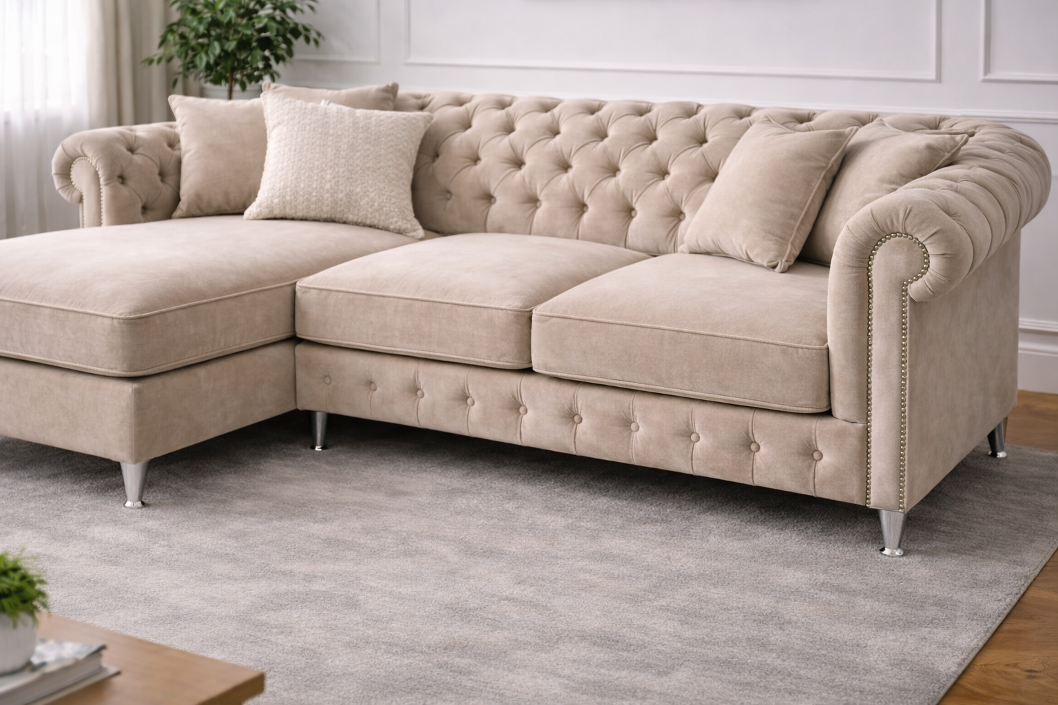 Esquinero Chesterfield con diseño moderno, confort diario y patas aluminio ambiente de living