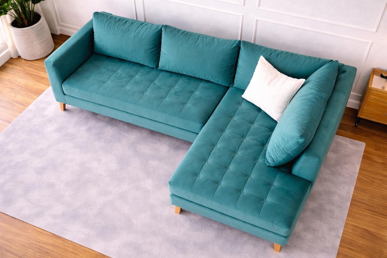 El Esquinero Margot con diseño moderno, confort diario y patas aluminio ambiente de livingEsquinero Chesterfield con diseño moderno, confort diario y patas aluminio ambiente de living